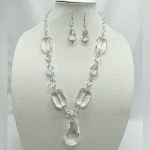 Elegant Crystal Glass Necklace and Earring Set Silver Tone NEW